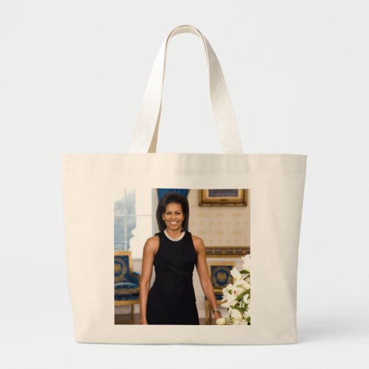 Officieel portret van First Lady Michelle Obama Grote Tote Bag (Voorkant)