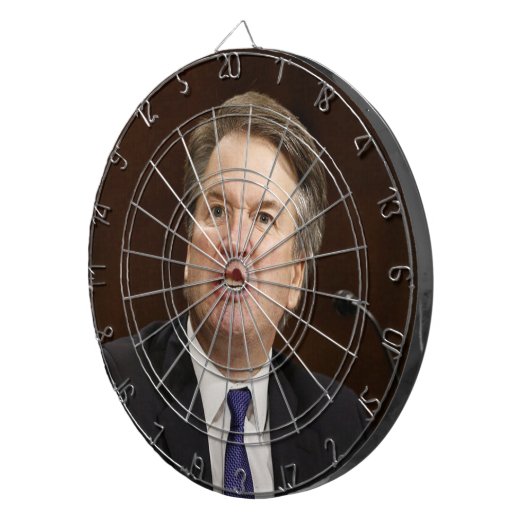 Officiële Brett Kavanaugh Dartbord (Voorkant Rechts)