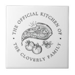 Officiële keuken | Pizza Thémed Serving Tegeltje<br><div class="desc">Een grappige,  maar klastige,  op maat gemaakte keramische tegel,  op maat van je familiekeuken. Gebruik de aanpassingsfuncties om de tekstgrootte,  de doopvont,  en andere opties te controleren. Veel plezier om creatief te zijn en het zelf te maken.</div>