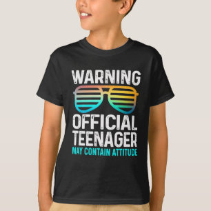 Officiële tiener kan een positieglazen bevatten t-shirt