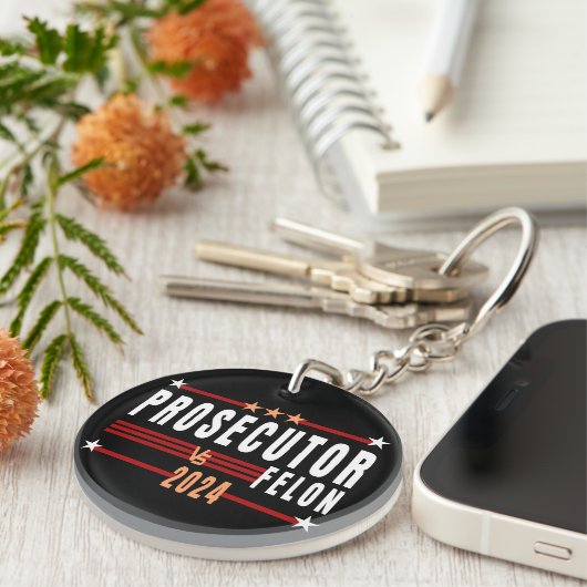 Officier van Justitie vs Felon 2024 Acryl Sleutelh Sleutelhanger (Voorkant Rechts)