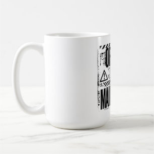 OFFLINE VOOR ONDERHOUD   Brutalistische Typografie Koffiemok