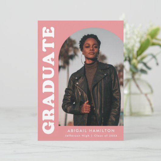 Offset Arch Pink 4 Foto Afstuderen Aankondiging (Staand voorkant)