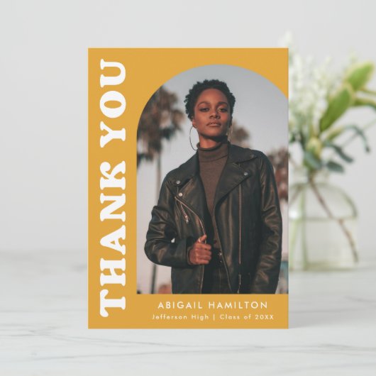Offset geel Sinaasappel boog foto Afstuderen Bedankkaart (Staand voorkant)