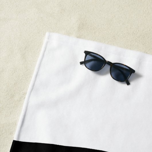 Offset kamer: Abstract zwart, wit & rood Strandlaken (In situ)