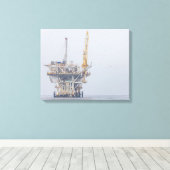 Offshore Olie Rig in mistige oceaan Canvas Afdruk (Insitu (Houten vloer))