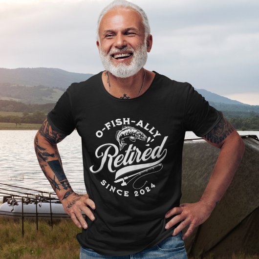 Ofishally Retired 2024 Funny Fishing T-shirt