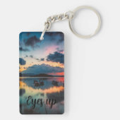 Ogen Omhoog Inspirerend | Zonsondergang Reflectie Sleutelhanger (achterkant)