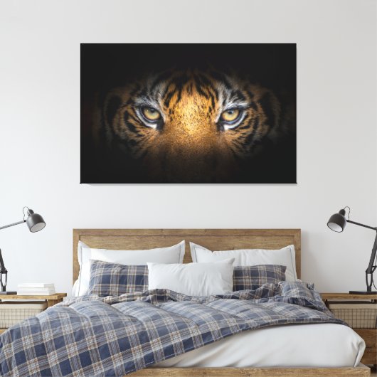 Ogen op een tijgercanvas canvas afdruk (Insitu (Slaapkamer))