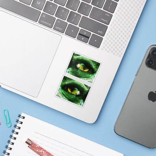 * Ogen van een ??? Sticker (Laptop met iPhone)