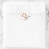 "Oh Baby" Bruin Script & Beige Stippen Baby shower Ronde Sticker (Tas)