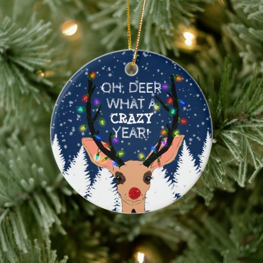 Oh Deer Crazy Year Reindeer Licht Kerstmis Snowy Keramisch Ornament (Boom)