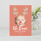 Oh Deer Red Funny Kerstfeestdag Fotokaart Kaart (Staand voorkant)