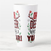 Oh Deer Wat een jaar Kerstmis Plaid Latte Mok (Voorkant)
