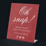 Oh Snap Social Media Chic Modern Wedding Event Reclamebord Met Voetstuk<br><div class="desc">Dit moderne ontwerp is voorzien van de tekst "Oh snap! Deel je foto's met ons #YourEventHashtag" in modern kalligrafie script met een Facebook, Twitter en Instagram icoon hieronder. Personaliseer door de tekst in de tekstvakken te bewerken. vakantie #weddingsigns #wedding #weddingdecor #weddingsignage #weddinginspo #weddinginspiration #weddingideas #weddingsign #weddingplanning #weddingdecorations #eventplanner #weddingdetails #weddingseason...</div>