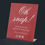 Oh Snap Social Media Chic Modern Wedding Event Reclamebord Met Voetstuk<br><div class="desc">Dit moderne ontwerp is voorzien van de tekst "Oh snap! Deel je foto's met ons #YourEventHashtag" in modern kalligrafie script met een Facebook, Twitter en Instagram icoon hieronder. Personaliseer door de tekst in de tekstvakken te bewerken. vakantie #weddingsigns #wedding #weddingdecor #weddingsignage #weddinginspo #weddinginspiration #weddingideas #weddingsign #weddingplanning #weddingdecorations #eventplanner #weddingdetails #weddingseason...</div>