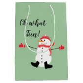 Oh wat leuk kerst sneeuwpop sage groen medium cadeauzakje (Voorkant)