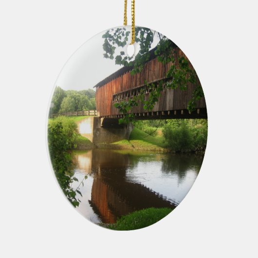 Ohio Covered Bridge en Stream Keramisch Ornament (Rechts)