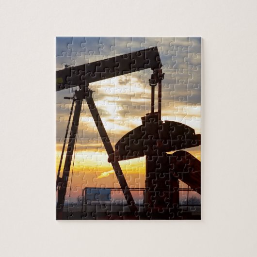 Oil Well Pump Jack Sunrise Legpuzzel (Verticaal)