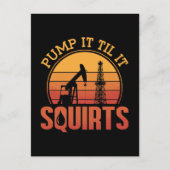 Oilfield Worker pomp tot hij het olierijg uitspant Feestdagenkaart (Voorkant)