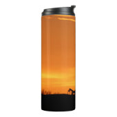 Oilfield Workover Service Rig op Sunset Thermosbeker (Gedraaid links)