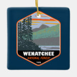 Okanogan Wenatchee National Forest Washington Keramisch Ornament<br><div class="desc">Okanogan Wenatchee National Forest vector artwork ontwerp. Waptus Lake in Wenatchee National Forest,  ten oosten van de Cascade Mountain Range in de staat Washington.</div>