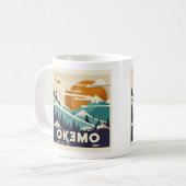 Okemo Winter Getaway Mok - Retro Ski Charm (Voorkant links)