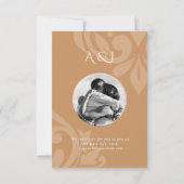 Oker Classic Damask Elegante Fotobruiloft Save The Date (Achterkant)