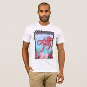 Okinawa Japan Inktvis reisposter T-shirt (Voorkant volledig)