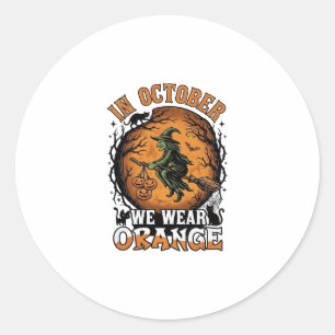 Oktober dragen we oranje vliegende heks pompoenen  ronde sticker