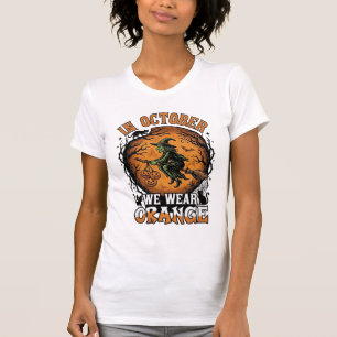 Oktober dragen we oranje vliegende heks pompoenen t-shirt