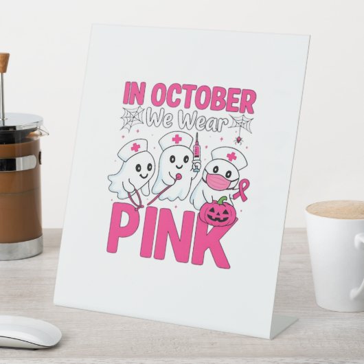 Oktober We Draag Roze Verpleegster Borstkanker Bew Reclamebord Met Voetstuk (Insitu)