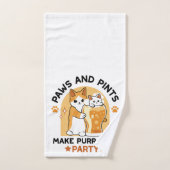 Oktoberfest Cat Party Paws en Pints Bad Handdoek (Handdoek)