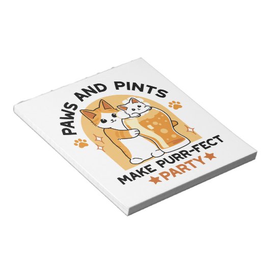 Oktoberfest Cat Party Paws en Pints Notitieblok (Schuin)
