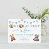 Oktoberfest Pretzel lederhosen-Baby shower Kaart (Staand voorkant)