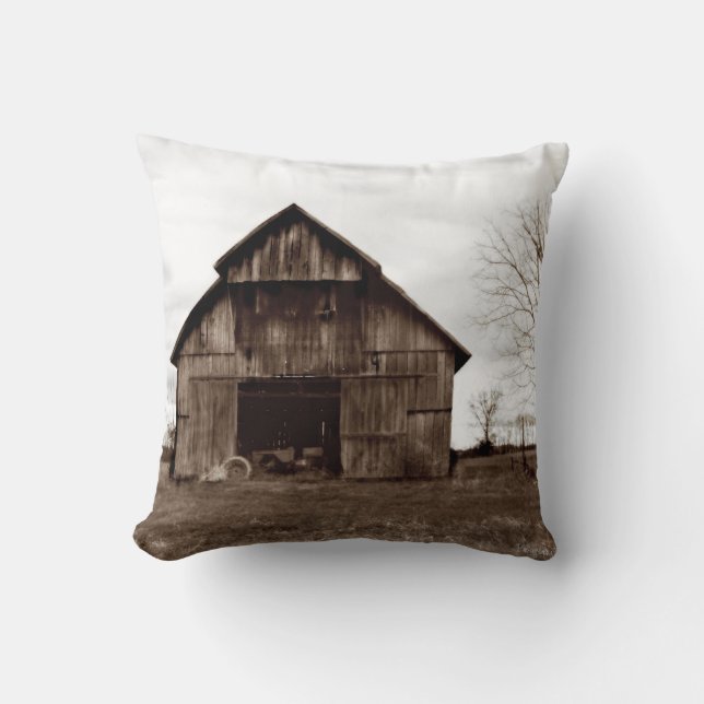 Old Barn Pillow Kussen (Voorkant)