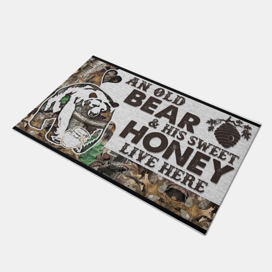 Old Bear Door Mat, Grumpy Bear Door Mat, Cabin Deurmat (Schuin)