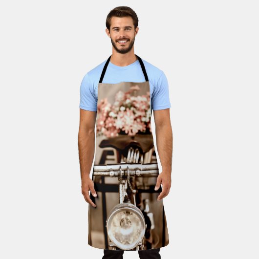 Old bicycle and flowers blur in background process schort (Gedragen)