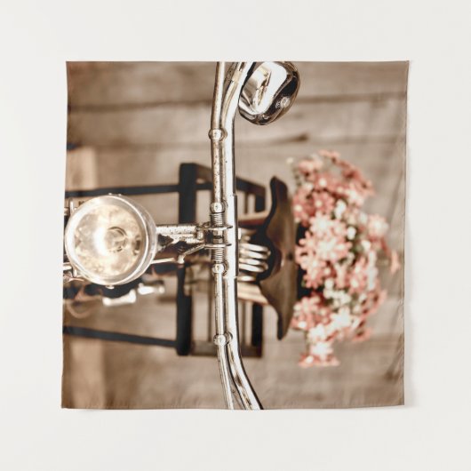 Old bicycle and flowers blur in background process wandkleed (Voorkant (horizontaal))