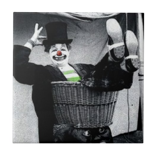 Old Black and White Photo of a Goofy Clown Tegeltje (Voorkant)