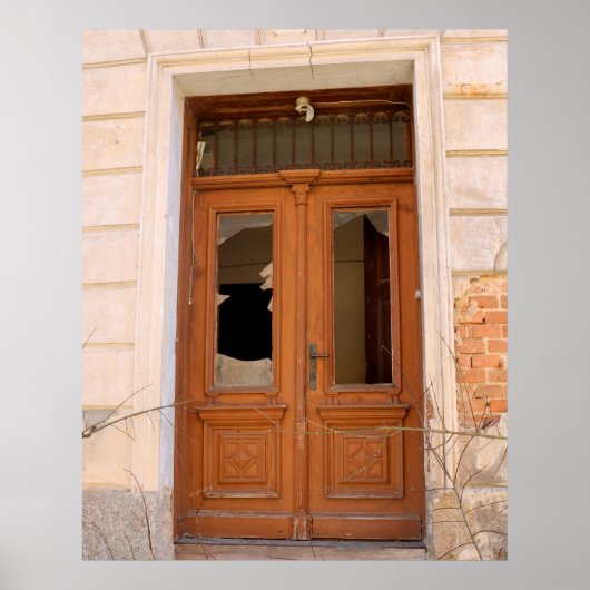 Old broken door, lost place poster (Voorkant)