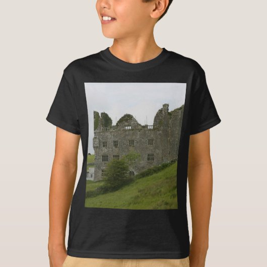 Old Building Castle On Green Hill T-shirt (Voorkant)