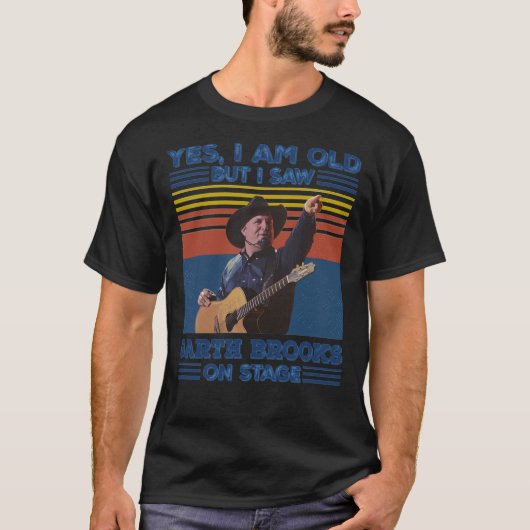 Old But I Saw Garth Brooks On Essential Essential  T-shirt (Voorkant)