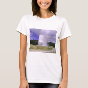Old Faithful in Yellowstone National Park T-shirt