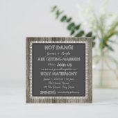 Old Fashioned Barn Wood Chalkboard Country Wedding Kaart (Staand voorkant)