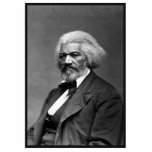 Old Fr3d3rick Bailey Douglas Afro-Amerikaanse held Fotobeeldje Ornament<br><div class="desc">Fr3d3rick Bailey Douglass, geboren in de brutale realiteit van de slavernij in Maryland rond 1818, trotseerde de ketens van onderdrukking om een baken van vrijheid en gelijkheid te worden. Zijn exacte geboortedatum blijft onbekend, een grimmige herinnering aan de ontmenselijkende natuur van de slavernij. - Gescheiden van zijn moeder op jonge...</div>