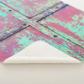 Old green painted wall with rust texture. Grunge r Sherpa Deken (3/4)