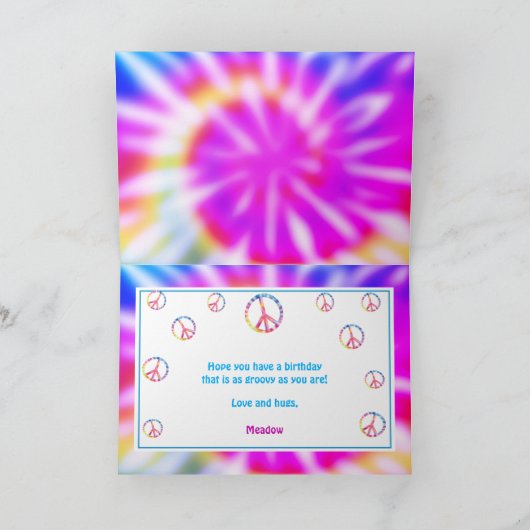 Old Hippie Hippy Tie Dye Groovy Gal Birthday Kaart (Binnen)