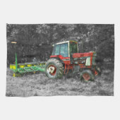 Old International Tractor Painterly Theedoek (Horizontaal)
