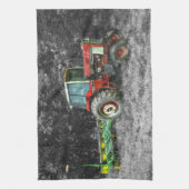 Old International Tractor Painterly Theedoek (Verticaal)